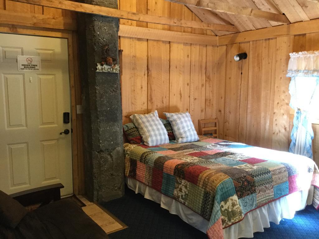 Renfro'S Lakeside Retreat Primrose Bagian luar foto